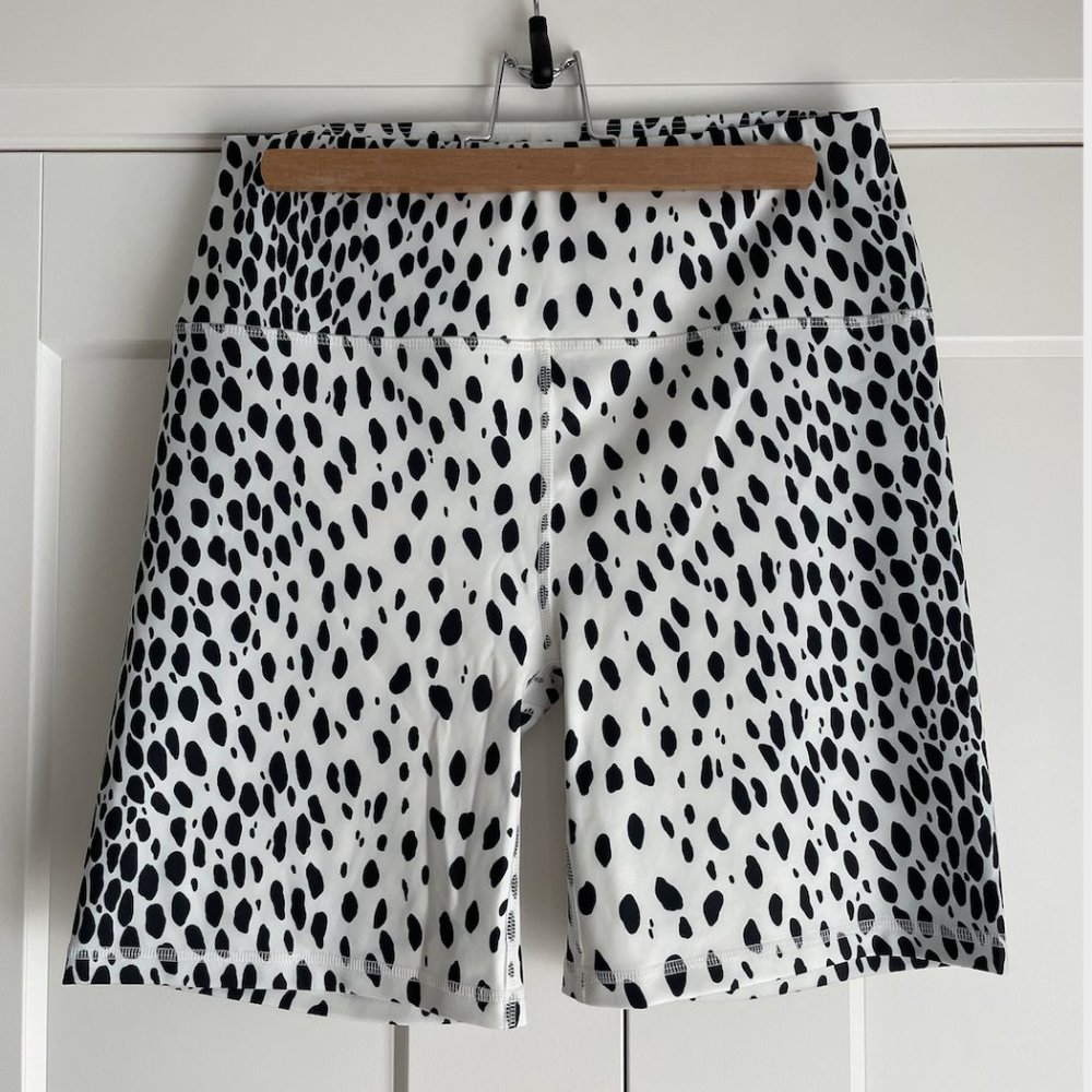 Reformation - Size XL Ecomove High Rise 7" Bike Short in Cheetah